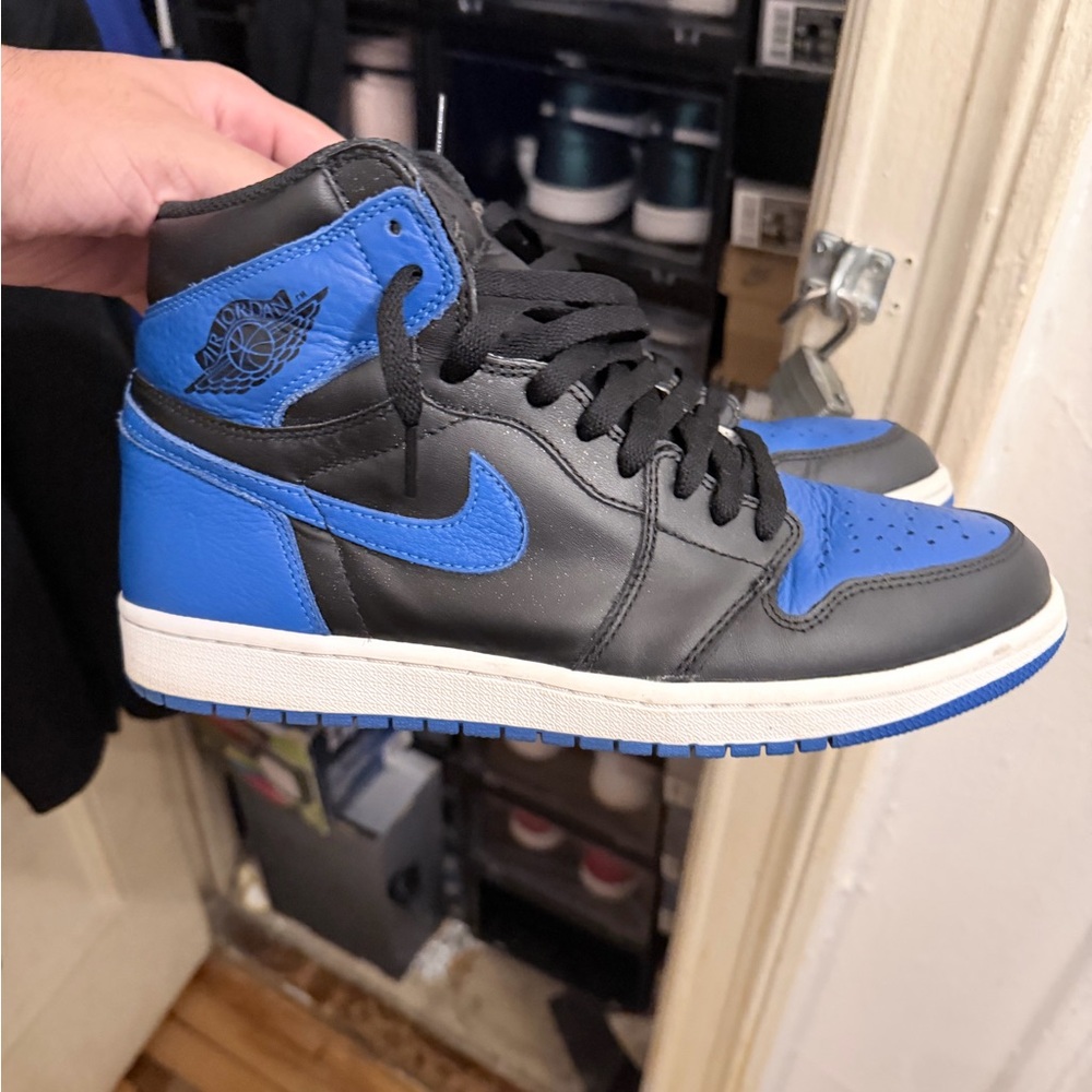 Jordan Men's Black and Royal Blue Sneakers